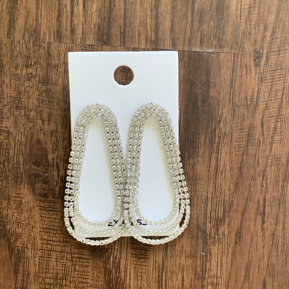 Express earring - Picture 3 of 5